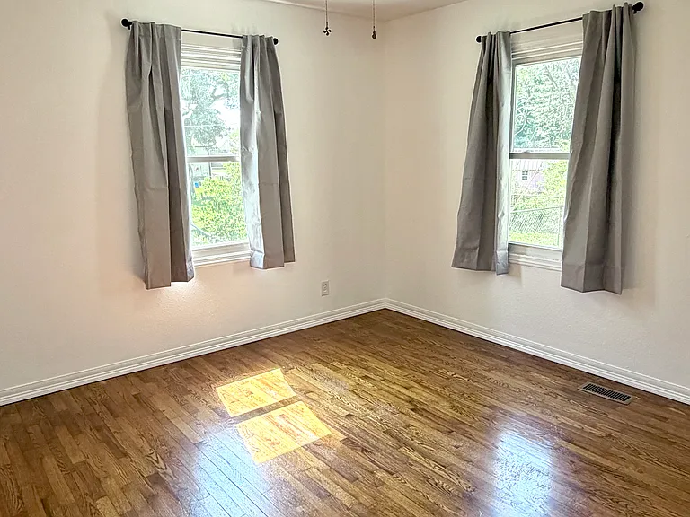 310 Defoe Cir — Photo 7