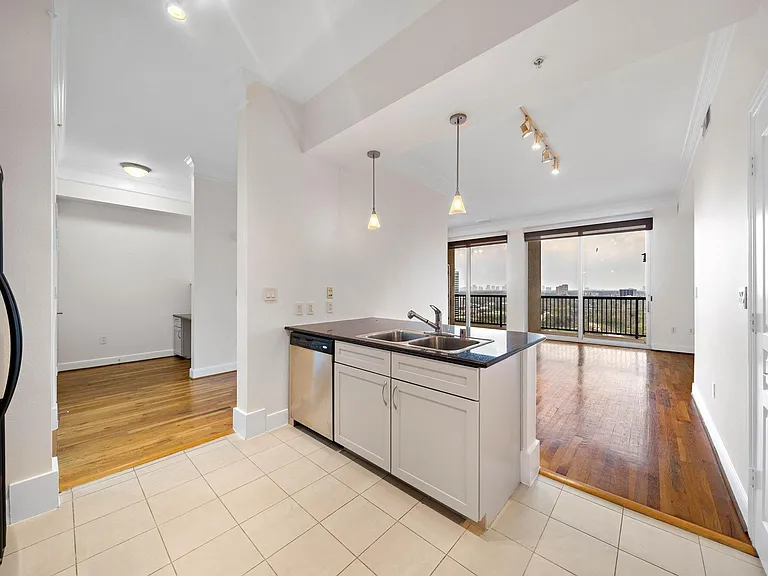 3333 Allen Pkwy #1403 — Photo 8