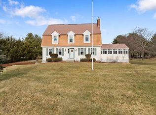 35 Pond St, Wrentham, MA 02093