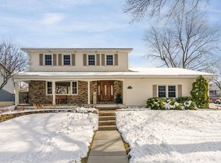 1230 S Main St, Crown Point, IN 46307