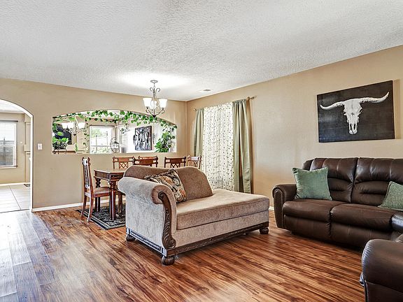 3rd image of 1001 Capitan St NW