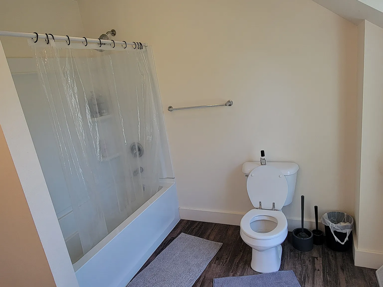 4 bed, $1,760 — Photo 2