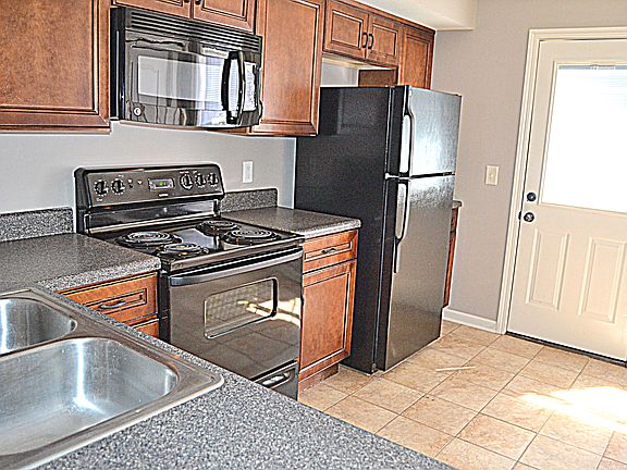 4th image of 1217 Ash Ridge Dr Unit B