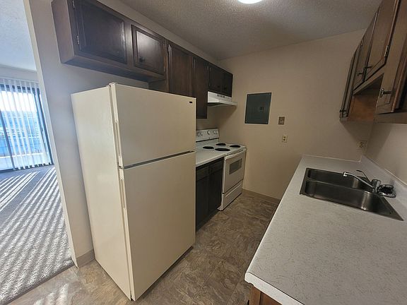 3rd image of 1440 Dakota Dr N #14