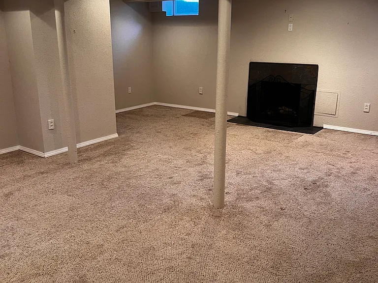 312 E Willow Rd — Photo 5