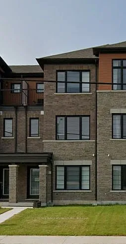4 bed, $2,400 — Photo 1
