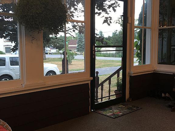 4th image of 8369 Willow St