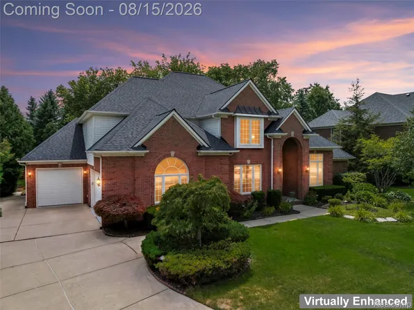 6725 Michael Dr, Troy, MI 48098