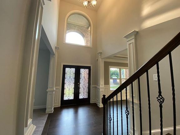 2nd image of 3372 Bartlett Ave