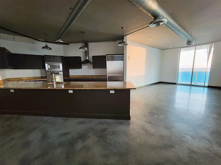 700 NE 25th St #1004 — Photo 2