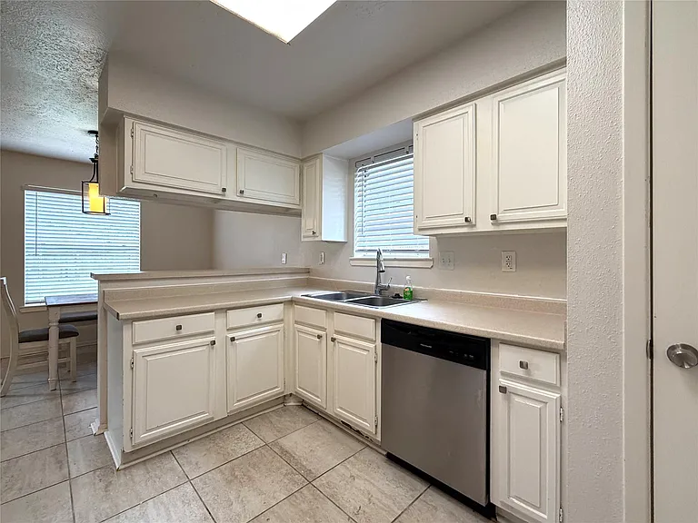 22319 Merrymount Dr — Photo 20