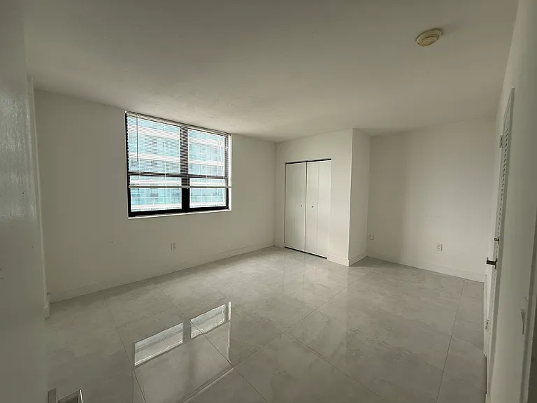 10185 Collins Ave #1022 — Photo 6