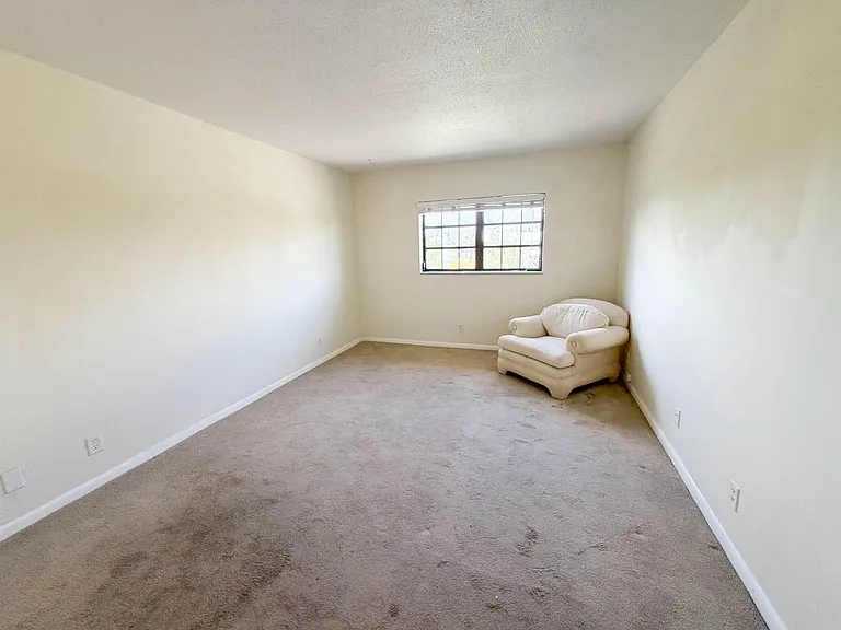 917 NE 16th Ave #16 — Photo 18