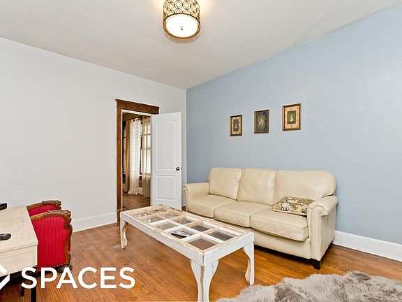 2nd image of 4002 N Southport Ave #Two_a
