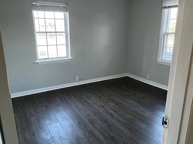 2415 Hamill Rd — Photo 17