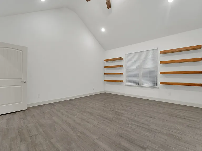 117 Community Dr — Photo 9
