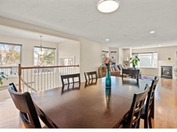 3rd image of 208 America Blvd