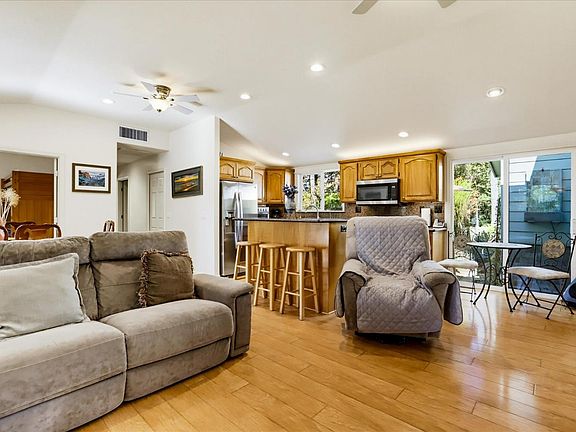 3rd image of 10285 Sugar Pine Ct