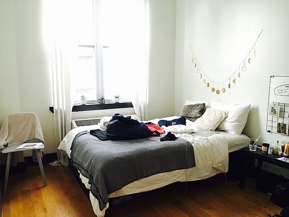 4th image of 36A Meserole St #3A