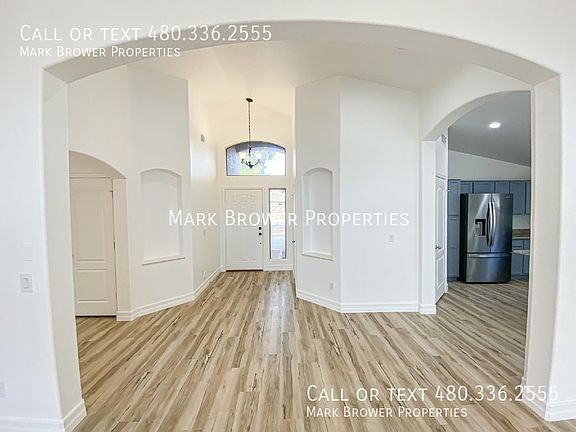 4th image of 425 E Embassy Dr