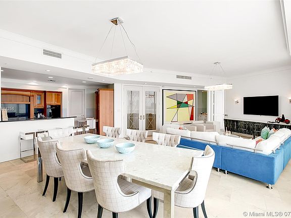 4th image of 20155 NE 38th Ct APT 2005