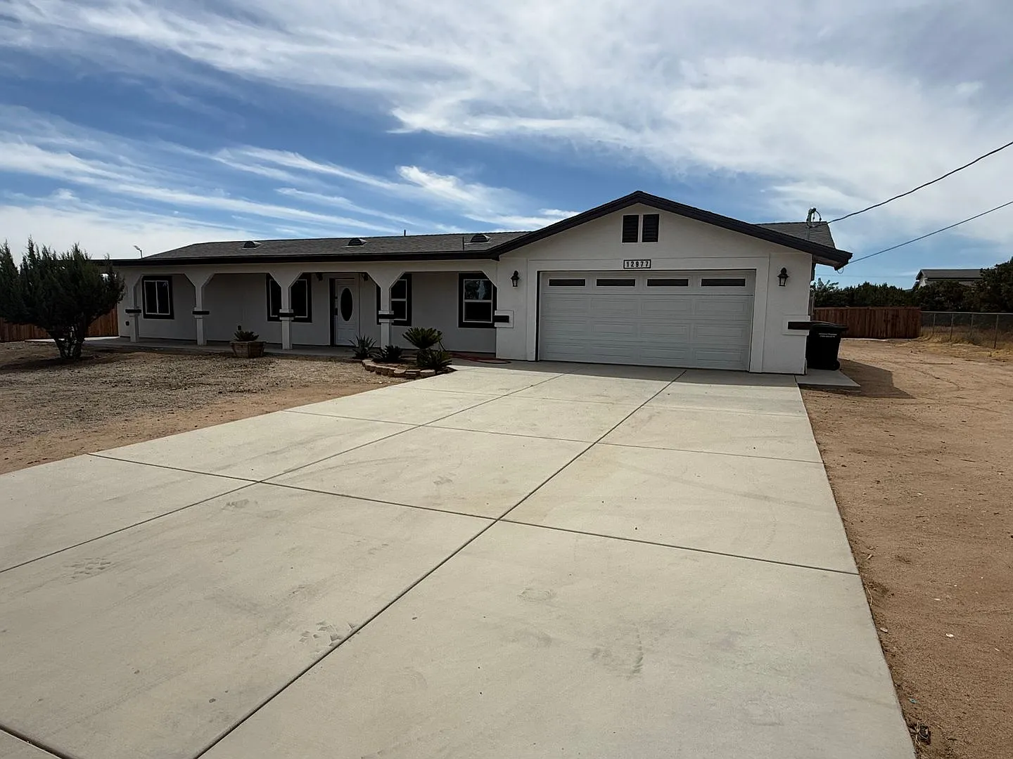 Oak Hills- 3 Bedrooms, 2 Bathrooms, 2 Years New, Solar Panels, — Photo 1