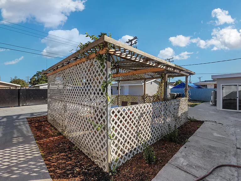 10462 Poona Dr — Photo 69