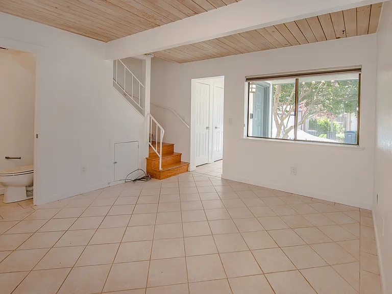 3121 Nantucket Ter — Photo 24