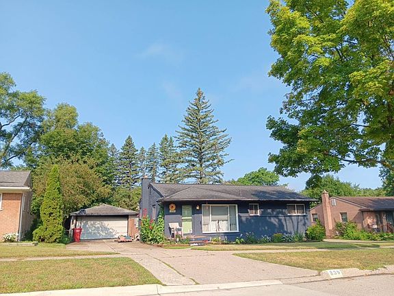 3rd image of 839 Friar Dr