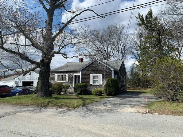 4 Harris Ave, Warren, RI 02885