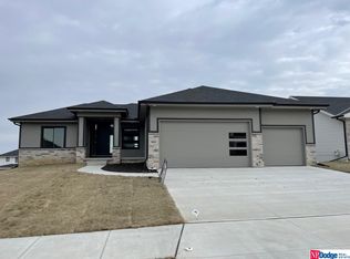 5421 N 207th St, Elkhorn, NE 68008