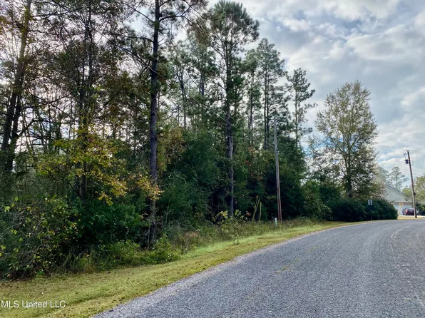 Pine Ridge Dr, Picayune, MS 39466