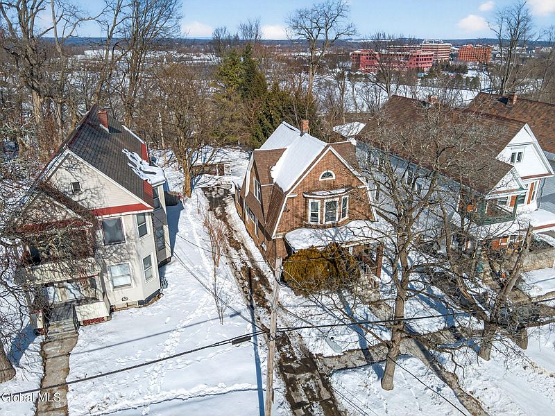 3rd image of 1617 Campbell Avenue