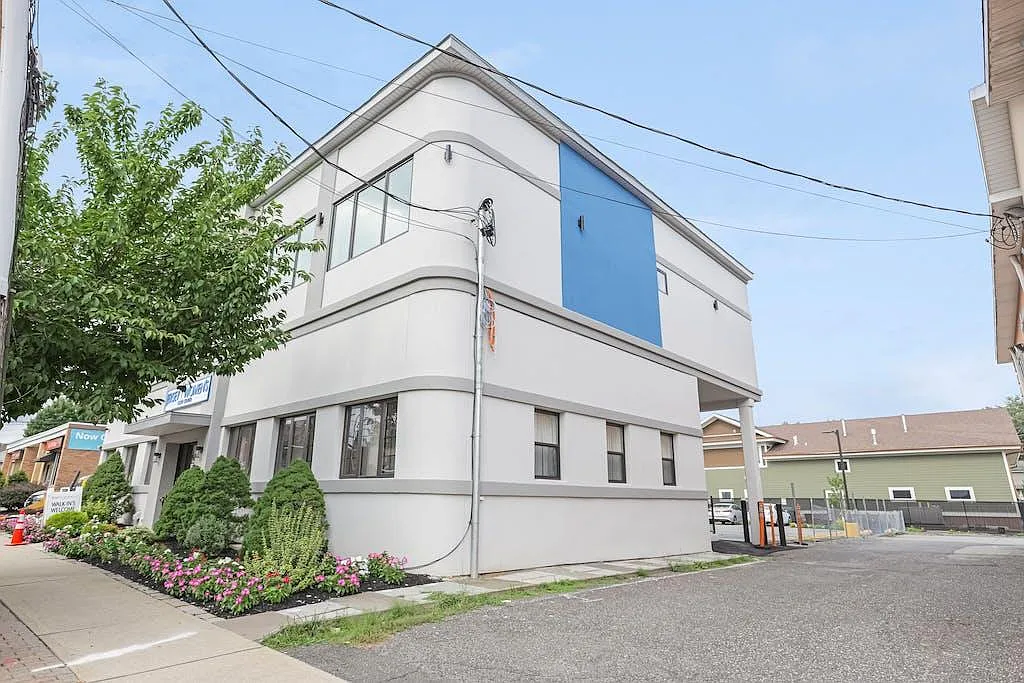 12-35 River Rd — Photo 3