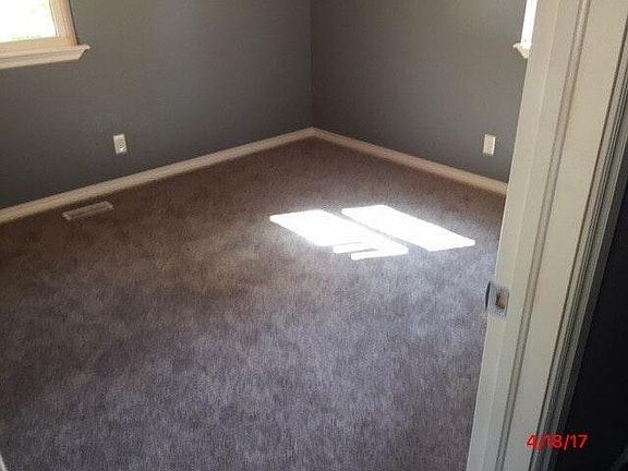 5th image of 1454 E Denton Ave