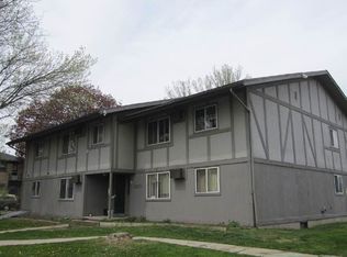 2910 Hoard St APT 2, Madison, WI 53704