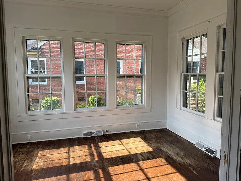 400 S Church St — Photo 14