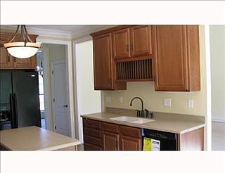 4th image of 178 Moldaner Ct