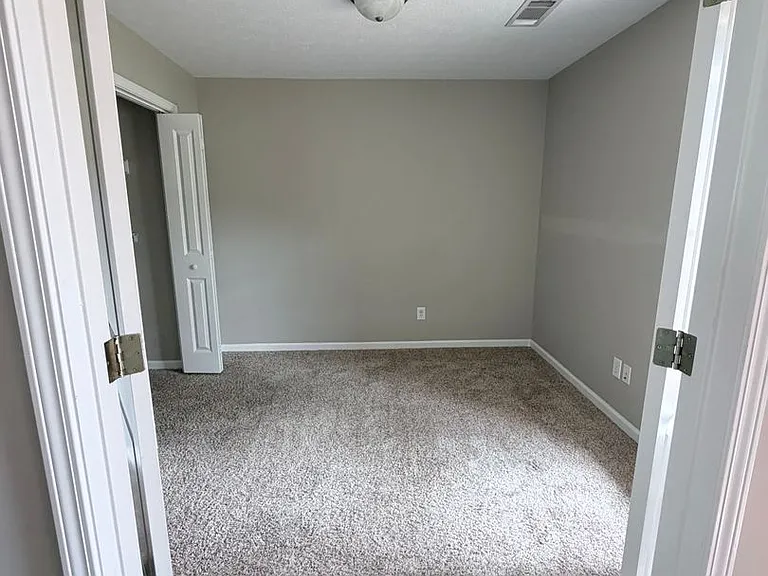 1354 Meadow Glen Rd — Photo 2