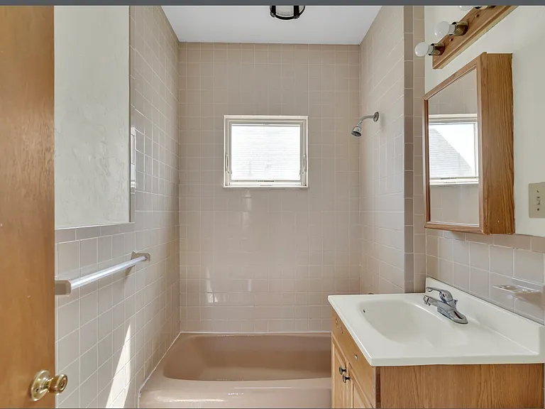 24 Blaine St #2 — Photo 4