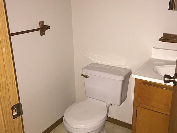 4th image of 106 McGrew Dr #106