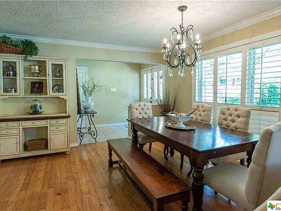 4th image of 985 Timber Dr