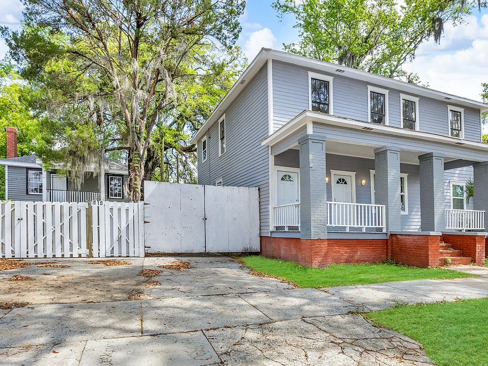 Use the gate to the left for additional off-street parking or a private entrance to the fenced yard