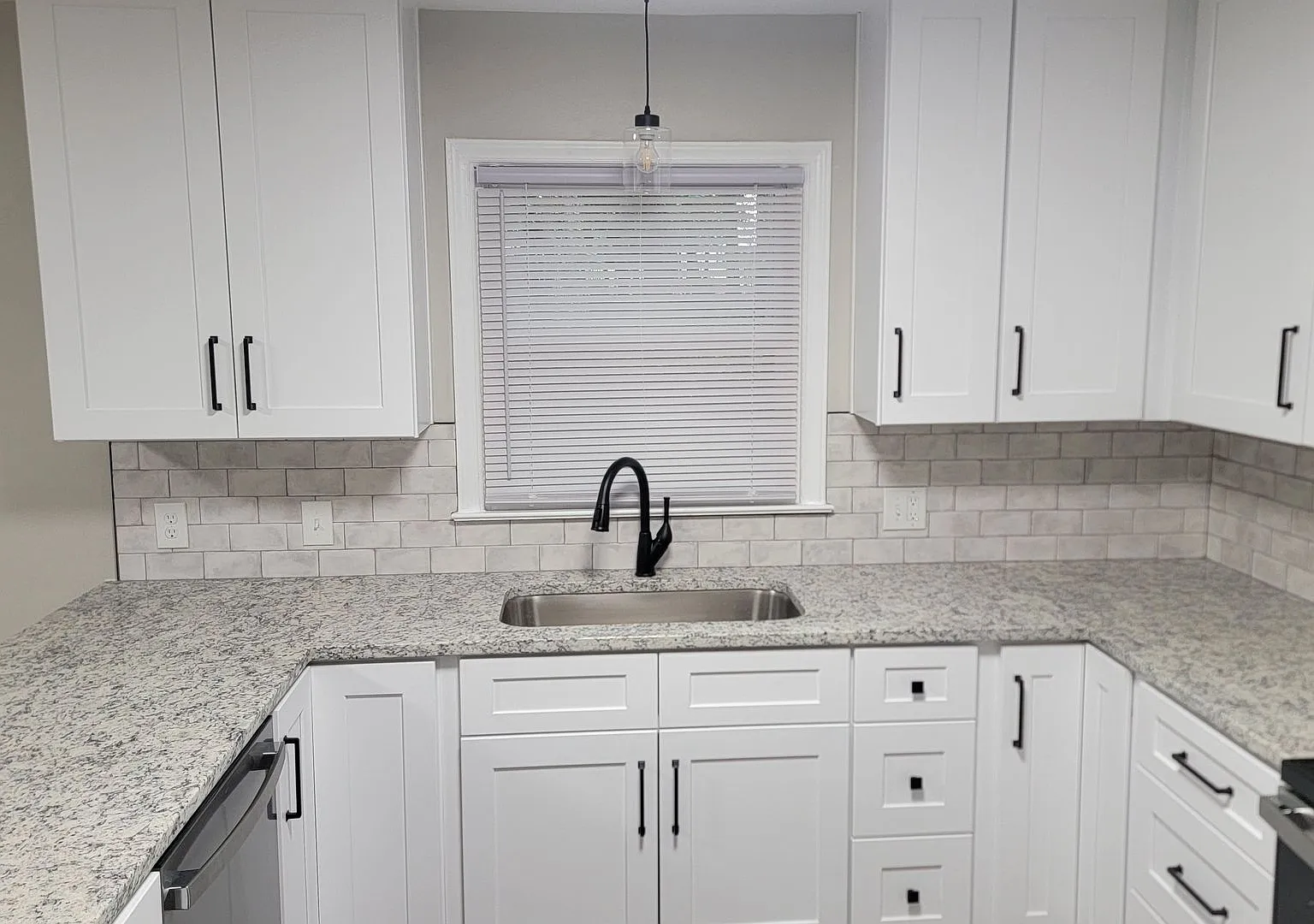 Beautifully Renovated North Raleigh Home Prime Location! — Photo 3