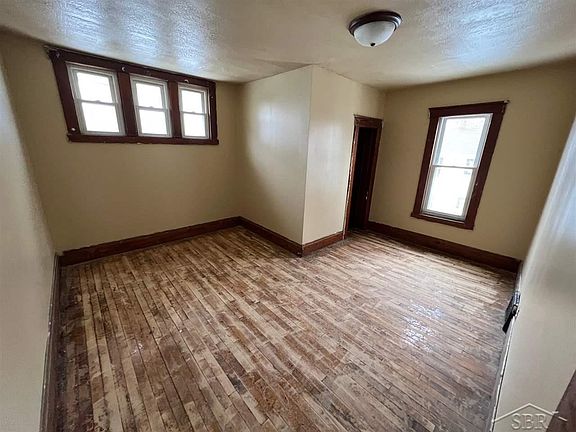 3rd image of 412 S 15th St