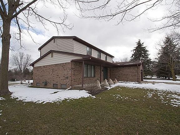 4th image of 500 Lexington Ct