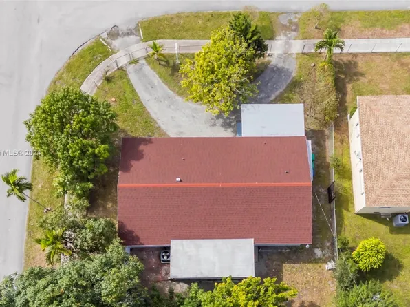 18741 NW 17th Ct, Miami Gardens, FL 33056