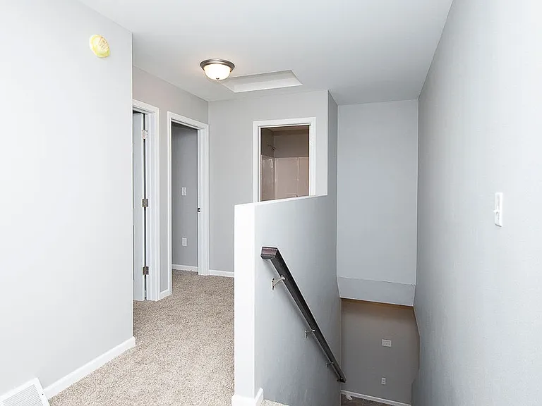 121 Sleeper Way — Photo 10