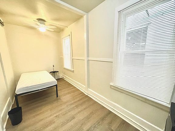 4th image of 400 Broadway St #17