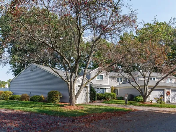 28 Walden Pond Drive, Nashua, NH 03064